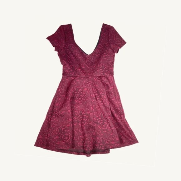 Forever 21 Red Burgundy Lace Print V-Neck Dress Size Small - Picture 1 of 5